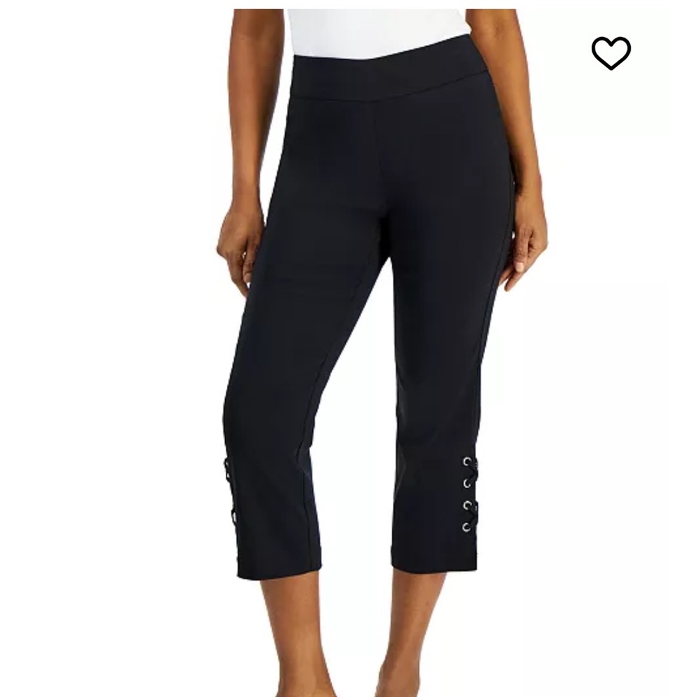 Women’s NWT‎ Petite Side Lace Up Capri Pants